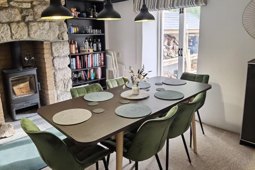 Character cottage in centre of Cornwall with sun trap garden