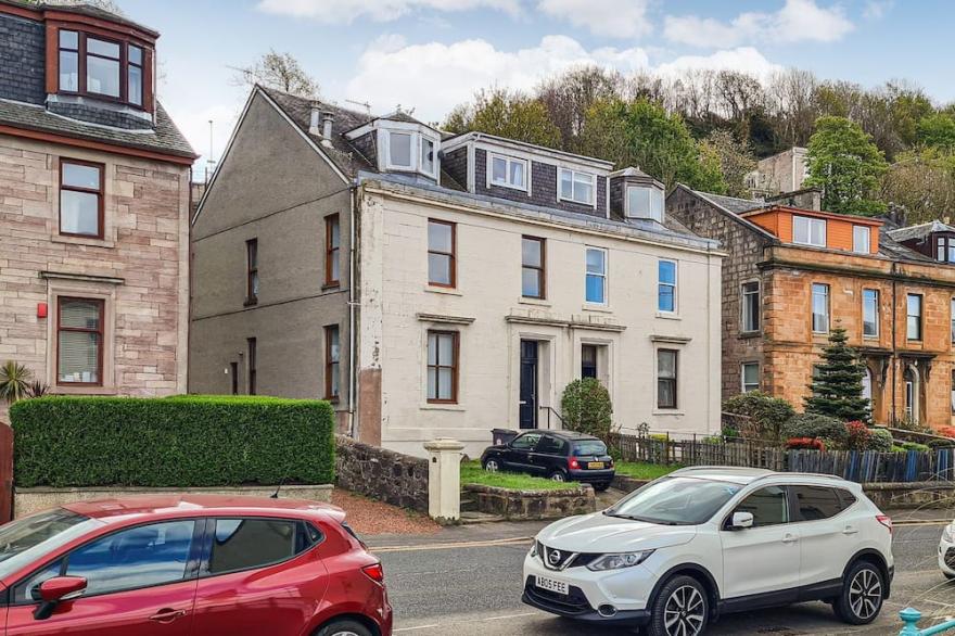 2 bedroom accommodation in Gourock