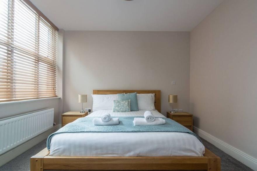 Deluxe One-Bedroom Apartment