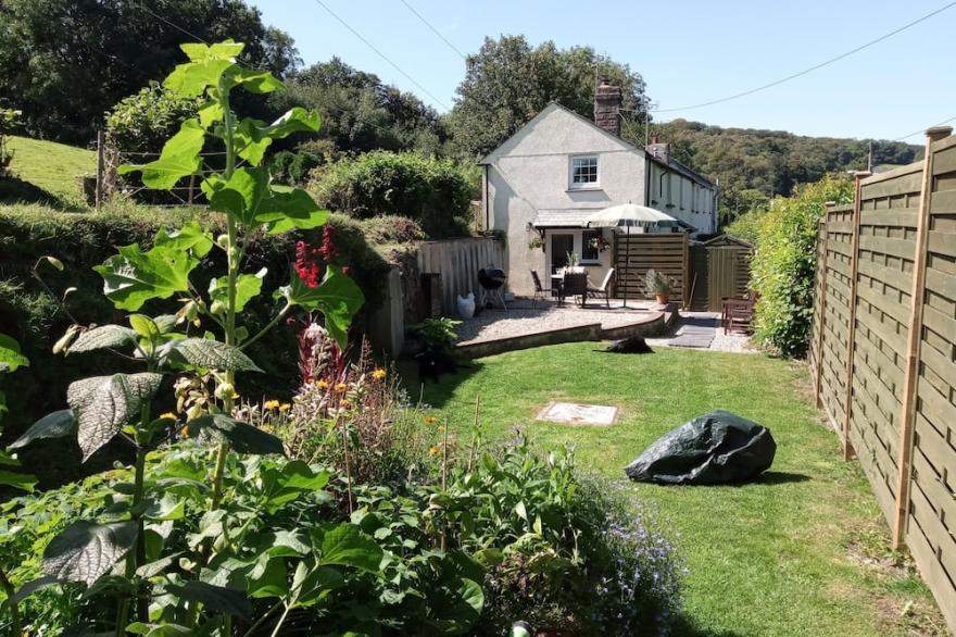 Come to Leat Cottage - a perfect Devon Getaway