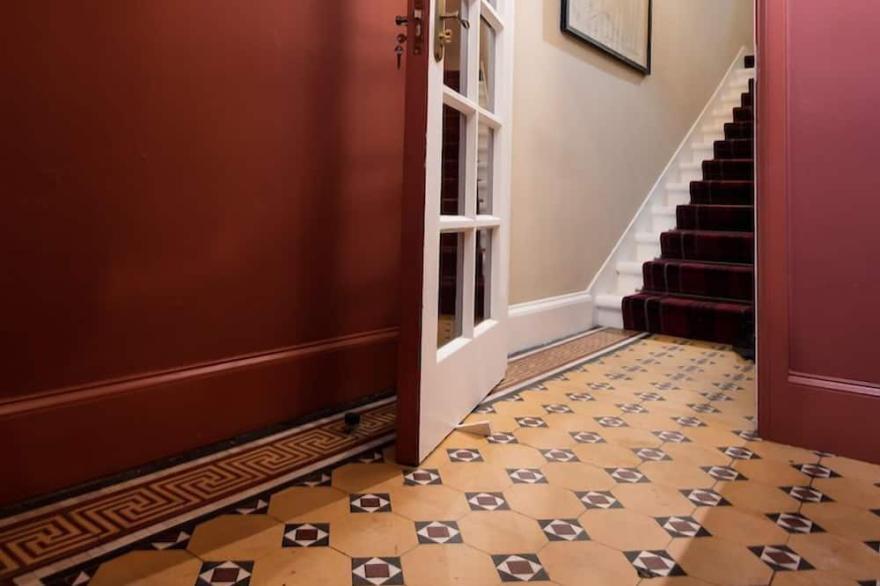 LINEN HOUSE & THE SCOTT APARTMENT - townhouse apartment in Kelso