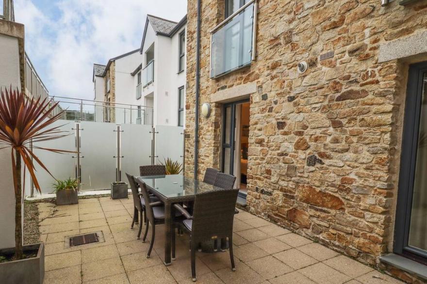 SKY, family friendly, country holiday cottage in Carbis Bay