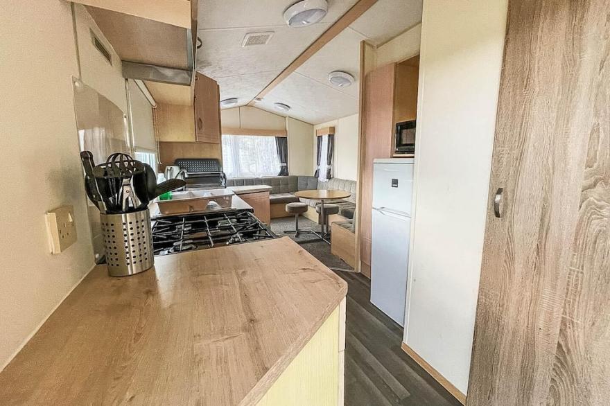 Lovely caravan at Valley Farm Holiday Park, sleeps 8 ref 46127V