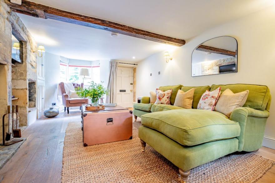Two bedroom period Cotswold holiday cottage in Moreton-in-Marsh - Wendle Cottage