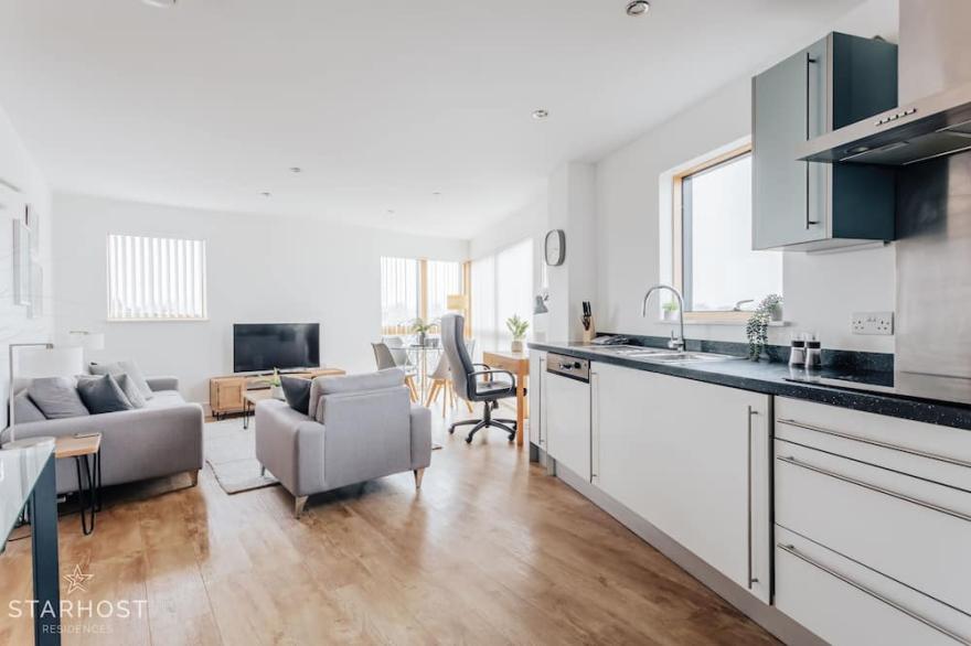 Stunning 2 bed apartment in West Mills, Newbury
