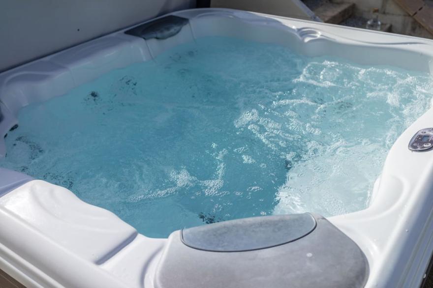 PointBreak Sleeps 12 & hot tub-Great for large groups!