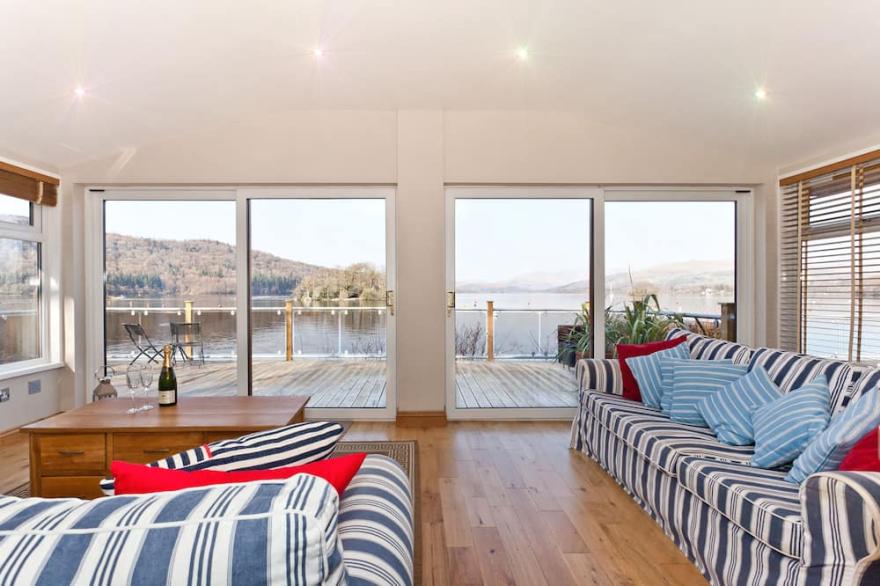LAKESIDE LODGE
