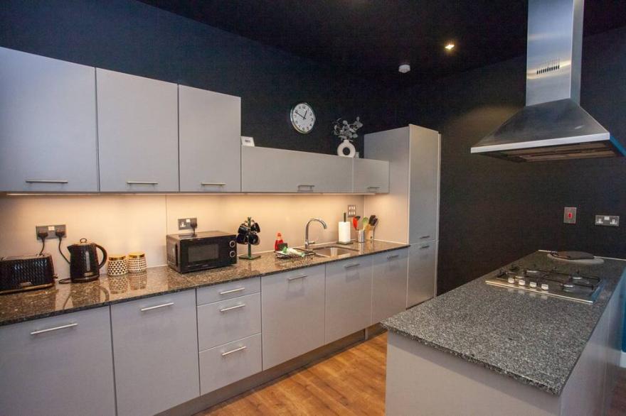 Stunning One bed with parking in the City Centre