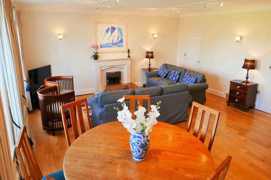 Spacious Luxury Apartment With Year Round Outdoor/Indoor Heated Pool