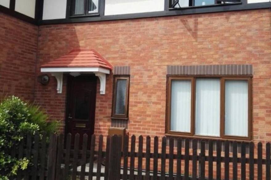 4 BEDROOM ENTIRE HOUSE NEAR MANCHESTER CITY STADIUM
