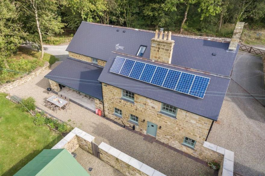 5 bedroom accommodation in Llangrannog