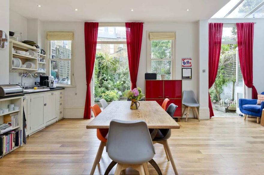 Colourful 5 Bed Home, Hammersmith