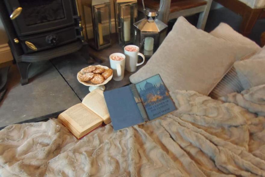 Dippy cottage - a perfect romantic escape, offering private luxury to indulge in