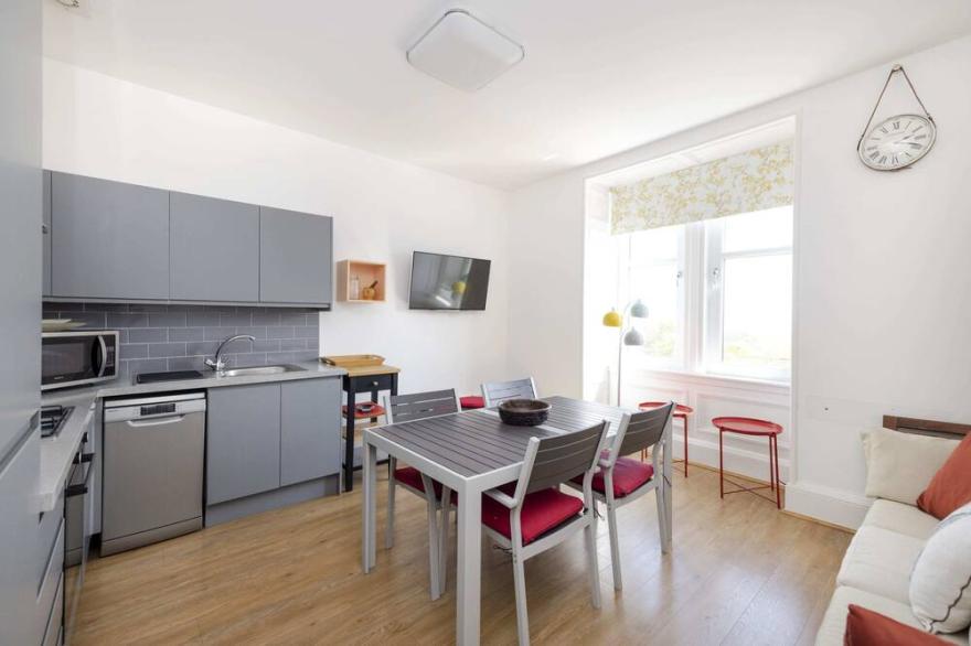 3 Bed with Views - Holyrood
