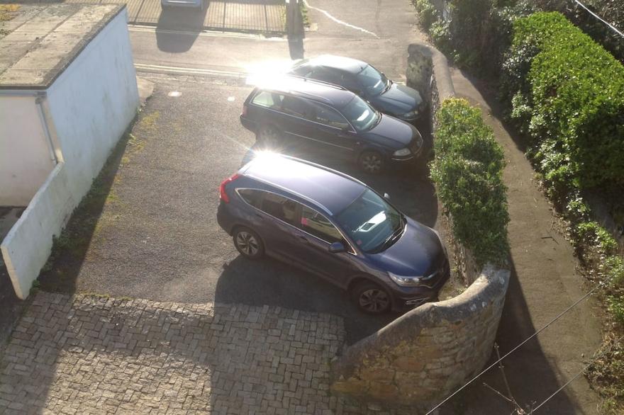 The Stones Luxury Apartment With Uninterrupted Sea Views and private Car parking