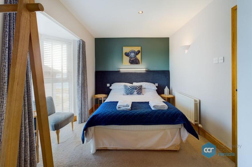 Beautiful apartment in Portballintrae w/ Sea Views