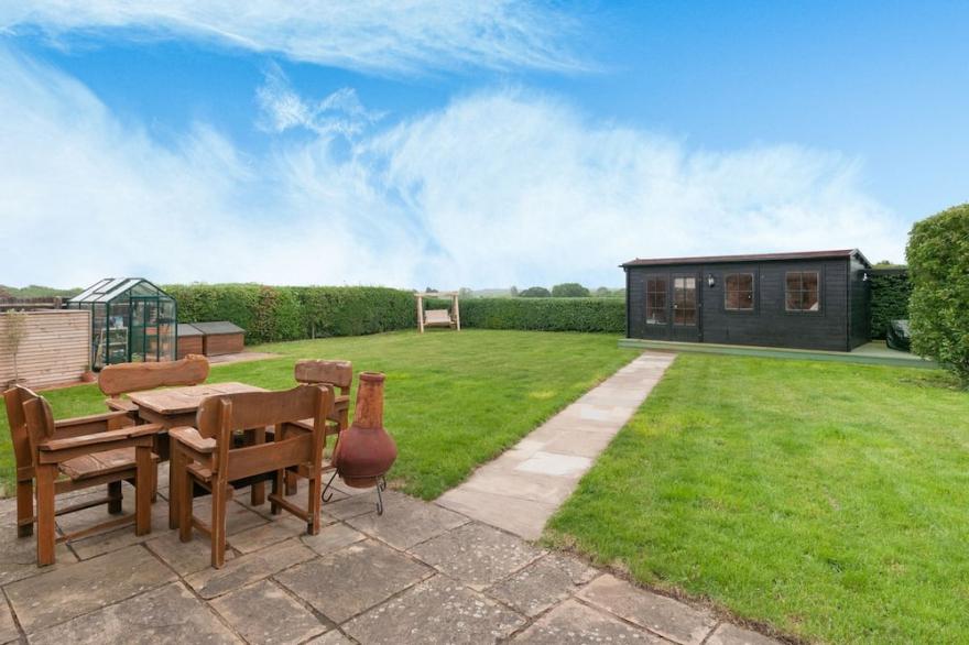 2 bedroom accommodation in Faversham