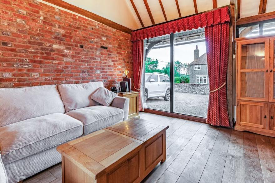 2 bedroom accommodation in Faversham