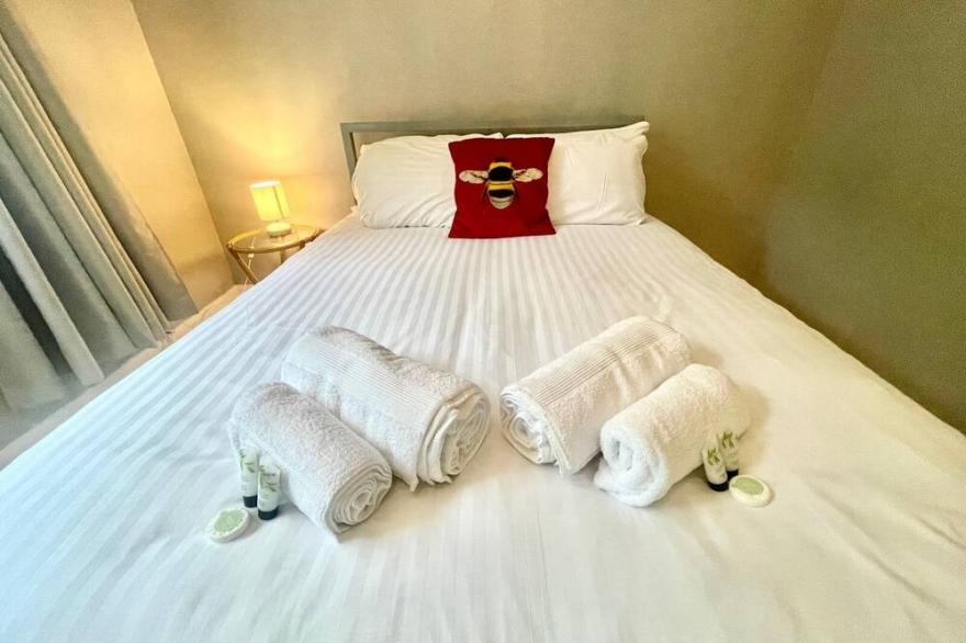 Pass the Keys | Lovely 2 bedroom flat in Sale sleeps 6