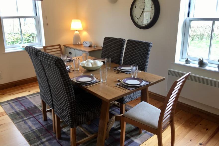 JESS Cotswolds Cottage with Activities, Lakes & Spa