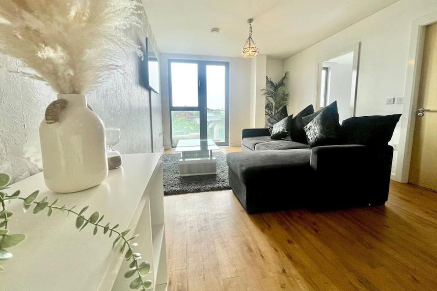 Pass the Keys | 2 Bedroom Apartment Sleeps 6 Etihad Stadium