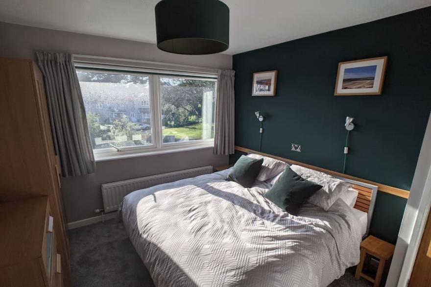 5 Mins From Beach, House in Rock, Cornwall With Sauna and Garden