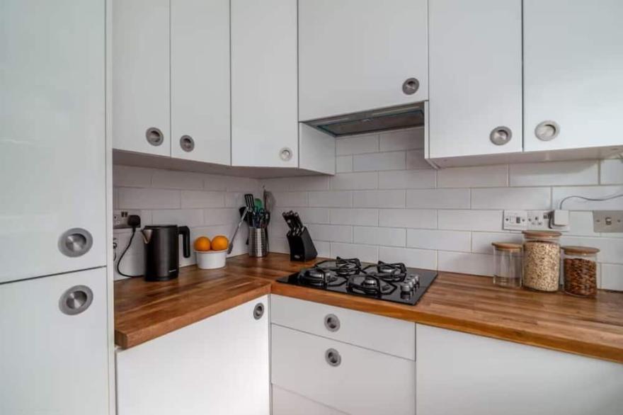 Rare Terrace House With Canal View and Parking
