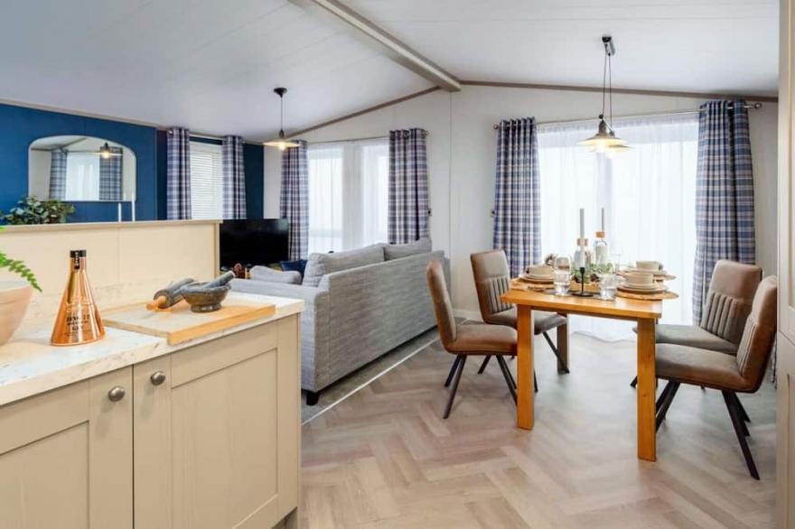2 bedroom accommodation in Dawlish