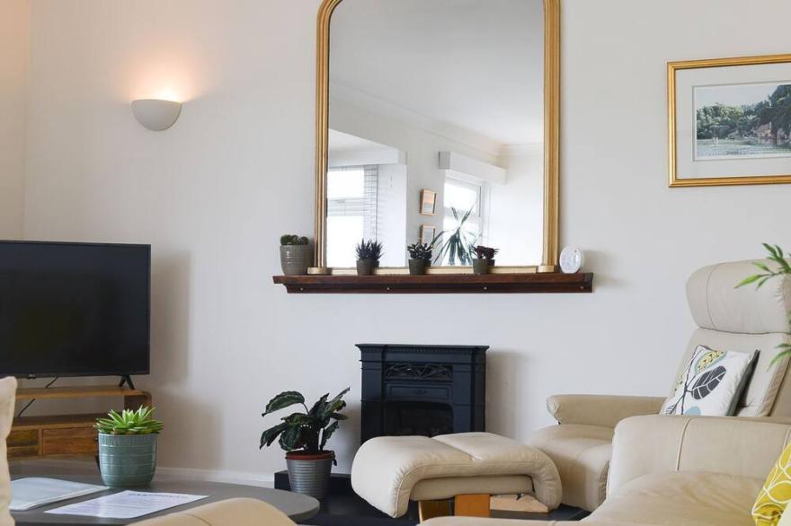 2 bedroom accommodation in Dartmouth