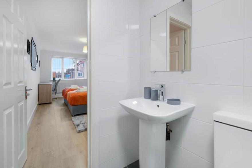 Pinewood 2 Bedroom Apartment 02 By Arista Living