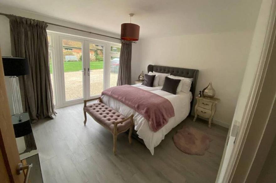 Modern barn conversion Mursley