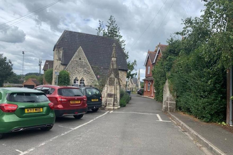 Windsor Town Centre Sleeps 6