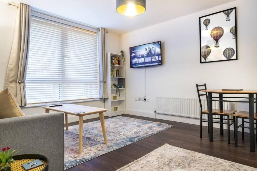 Pass the Keys | Lovely 1BR | Next to City Centre & Queens Uni