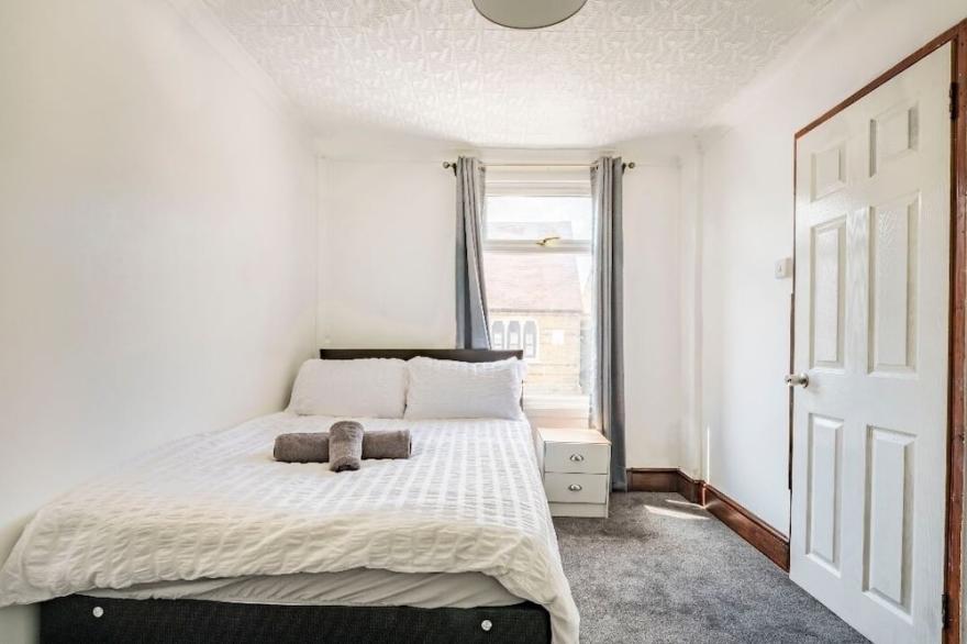 Lovely 3-Bed House in Maidstone