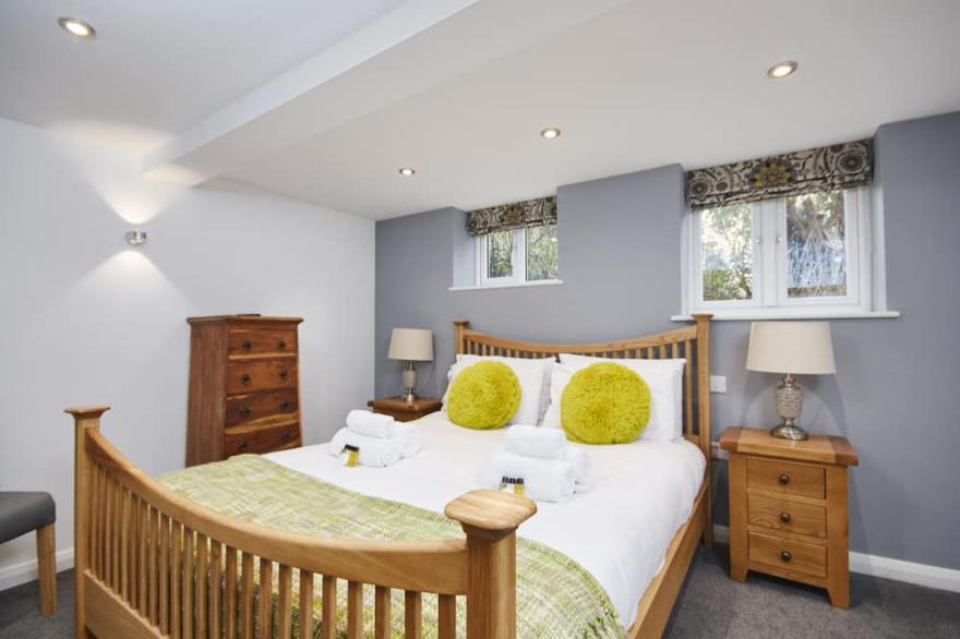 The Hidden Gem: A cosy, modern apartment close to East Midlands Airport