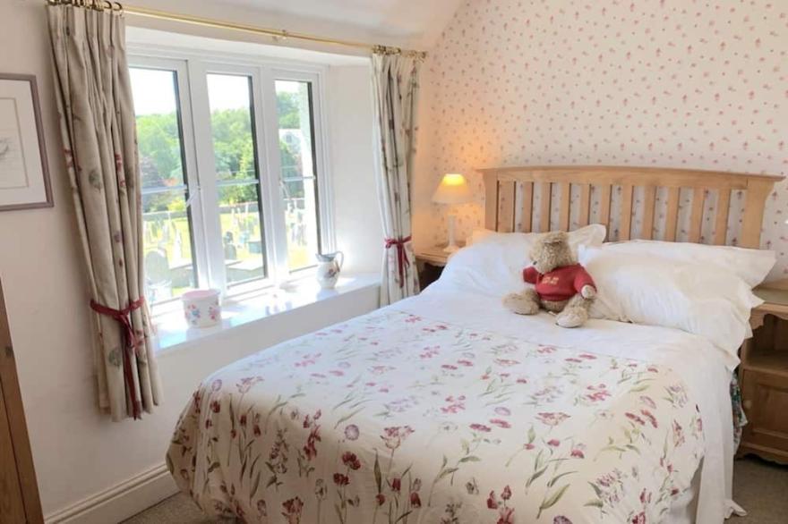 Charming cottage in gorgeous village by the sea