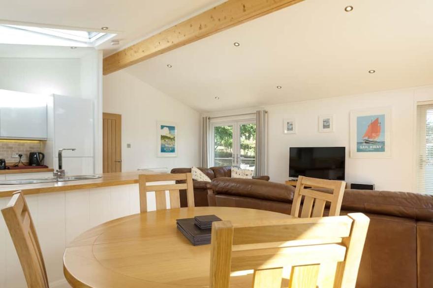 3 VALLEY VIEW, pet friendly, country holiday cottage in Lanreath