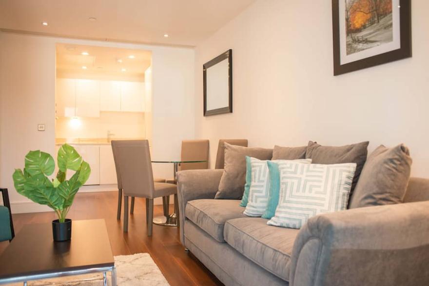 50m2 Apartment In Duckman Towers in Canary Wharf Near 02 Excel in London