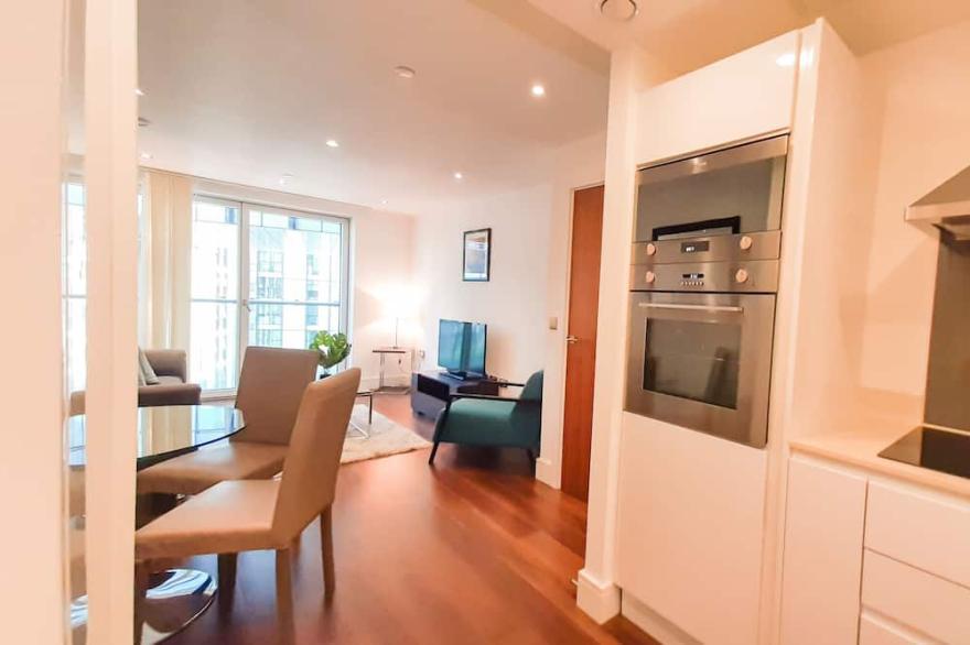 50m2 Apartment In Duckman Towers in Canary Wharf Near 02 Excel in London