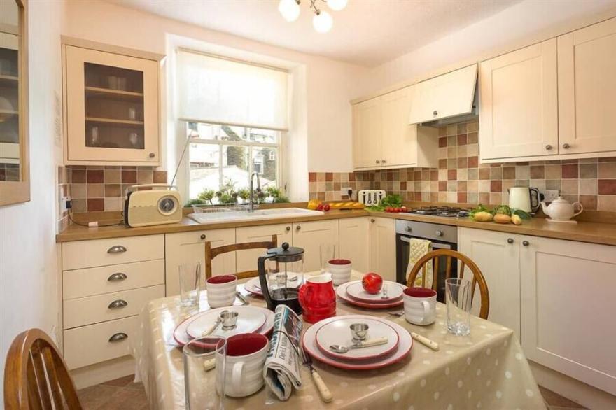 PARK VIEW, family friendly, with open fire in Ambleside