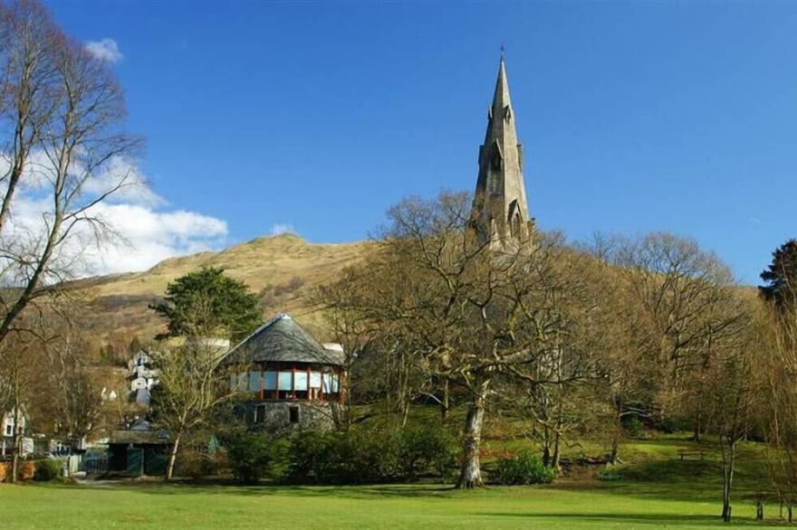 PARK VIEW, family friendly, with open fire in Ambleside