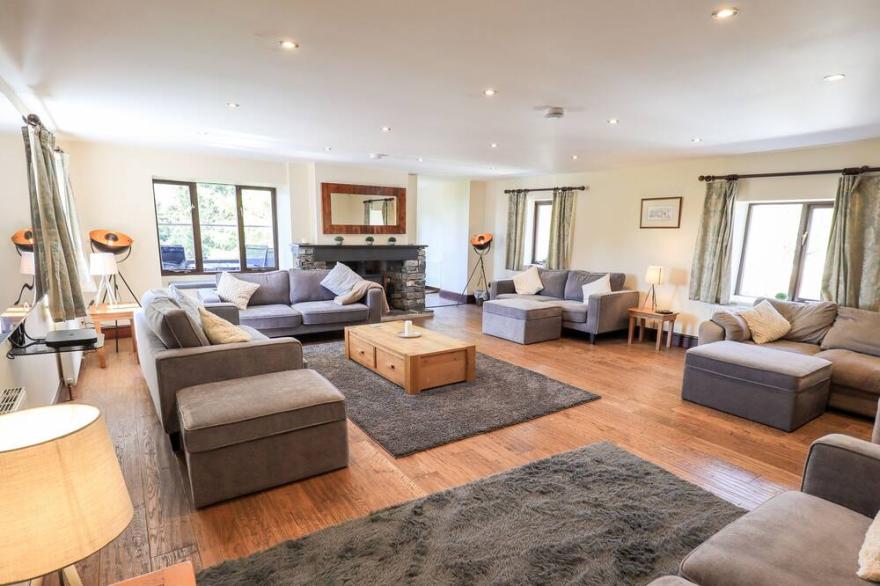ECCLERIGG GARTH, pet friendly, with open fire in Ambleside