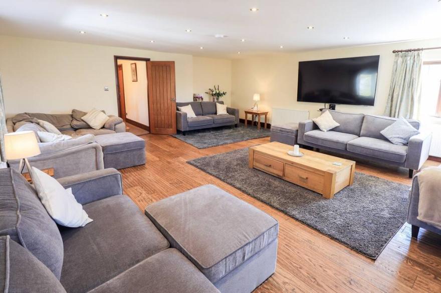 ECCLERIGG GARTH, pet friendly, with open fire in Ambleside