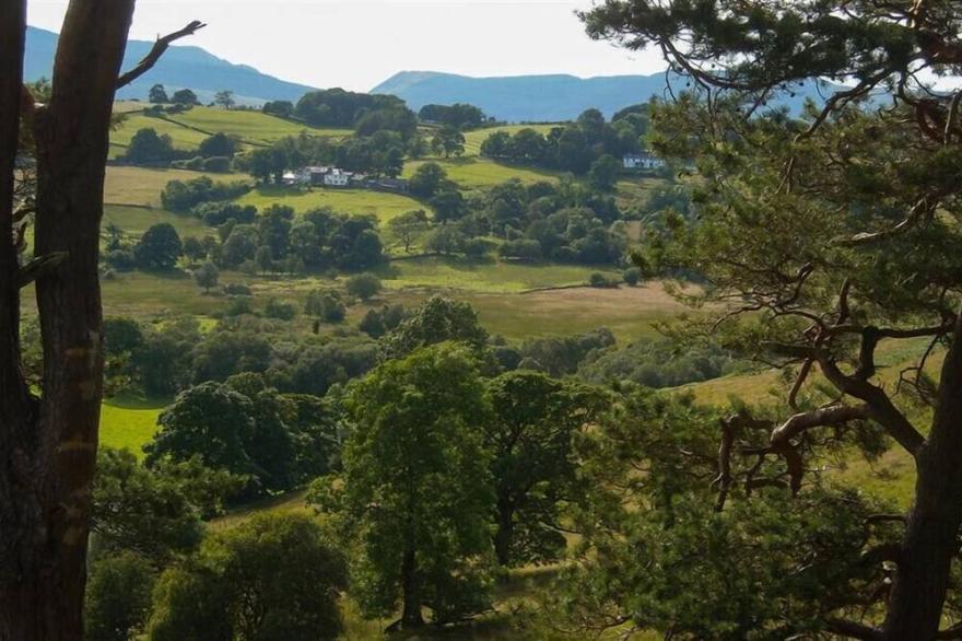NEST BARN, pet friendly, with a garden in Keswick