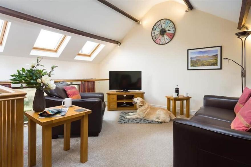 NEST BARN, pet friendly, with a garden in Keswick