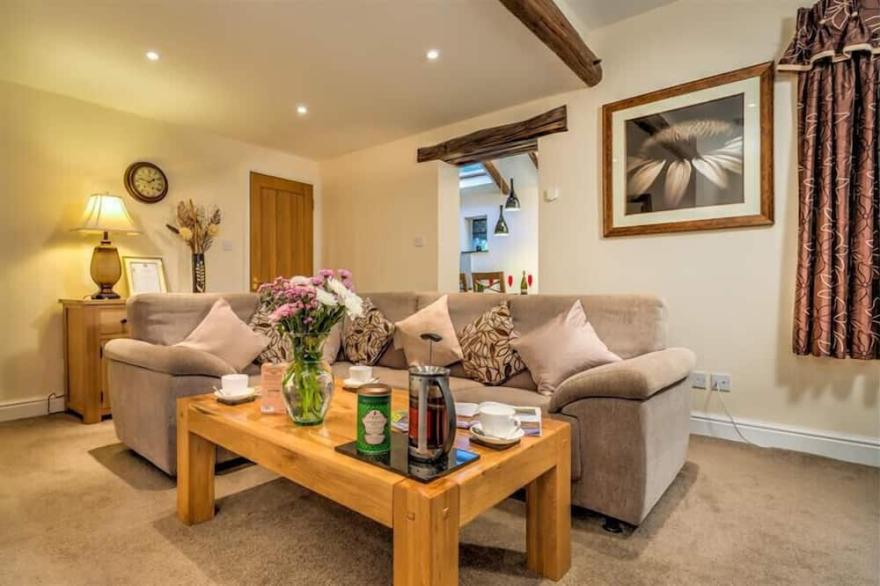 DURHAM BRIDGE BARN, family friendly, with a garden in Crosthwaite