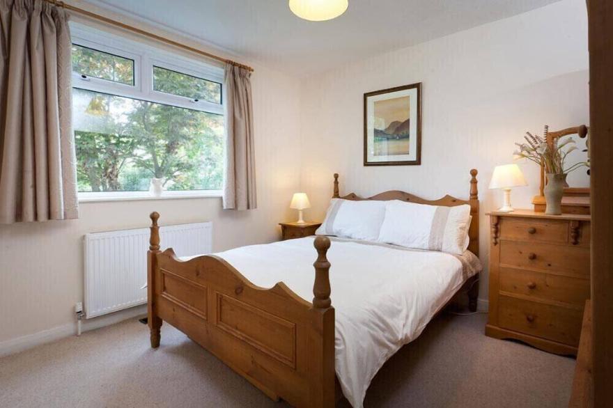 THE LOOKOUT LODGE, pet friendly in Bowness-On-Windermere