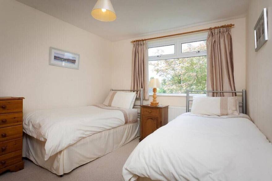 THE LOOKOUT LODGE, pet friendly in Bowness-On-Windermere