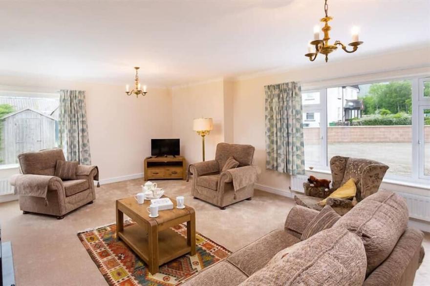 LAAL FIELD HOUSE, pet friendly, with a garden in Keswick
