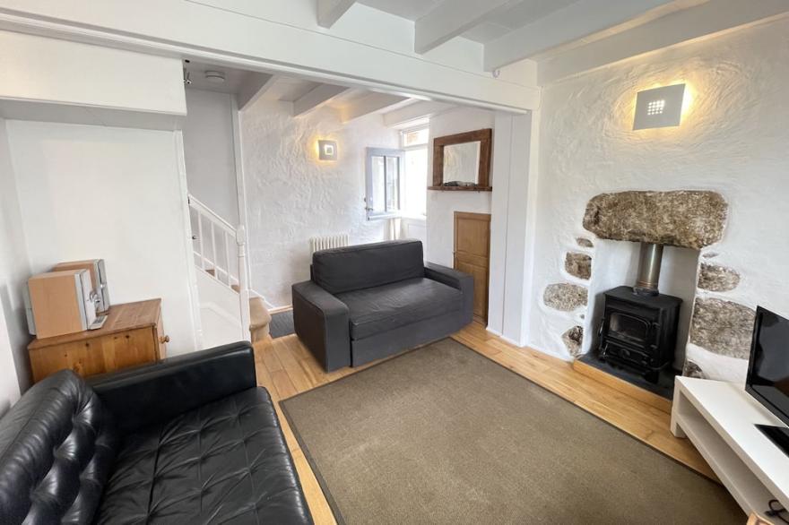 6 Bethesda Place -  a cottage that sleeps 6 guests  in 2 bedrooms